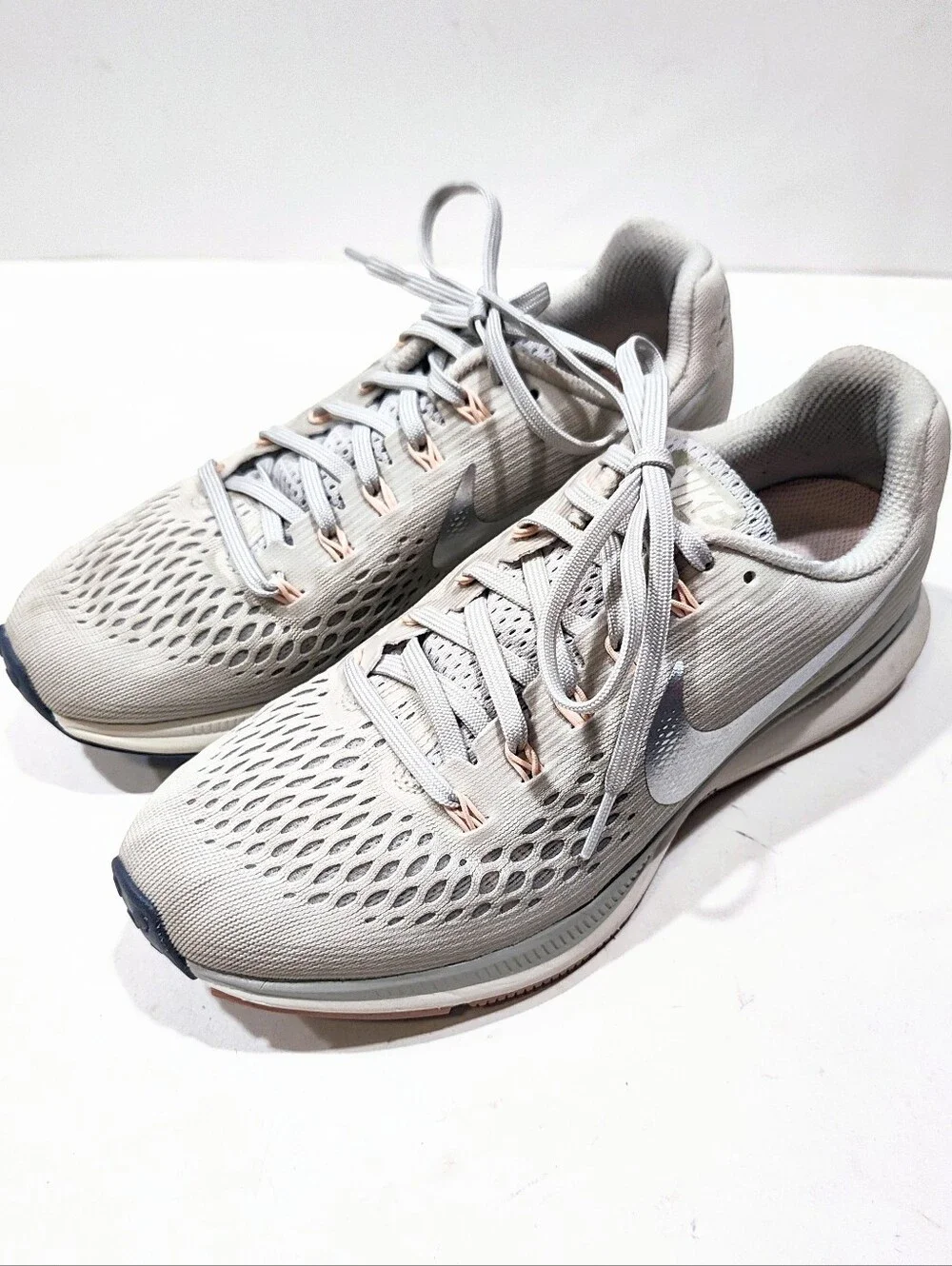 Nike Air Zoom Pegasus 34 Womens Running Shoes Size 8.5 Wolf Grey 880560-004